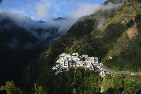 The Ultimate Vaishno Devi Yatra Guide | Complete Itinerary, RFID & Trek Details